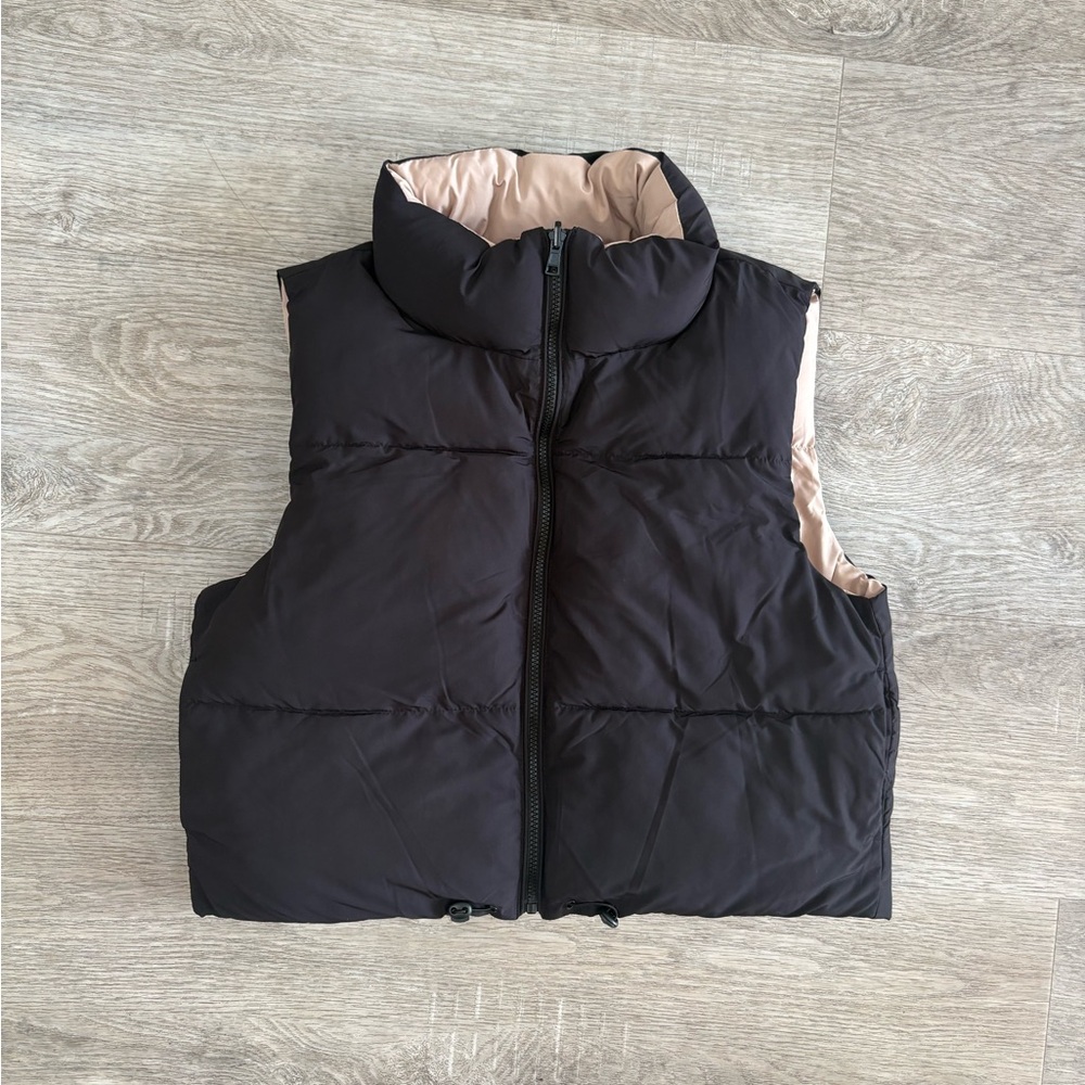 Love Tree Tan and black Puffer Vest Women’s L (Reversible)